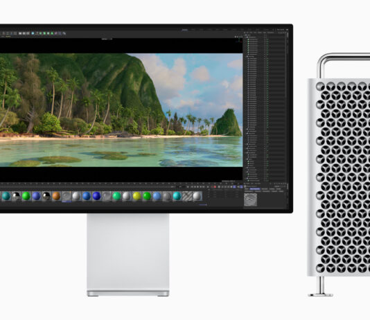 Mac Pro M2 Ultra with monitor